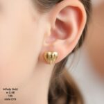 حلق ذهب عيار 18 شكل قلب سادة – Alfady Gold | تصميم ناعم وخفيف