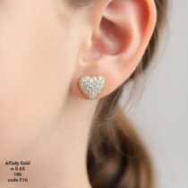 حلق ذهب عيار 18 شكل قلب مرصع فصوص – تصميم ناعم وأنيق للبنات