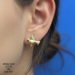 حلق ذهب عيار 18 بتصميم حمامة السلام