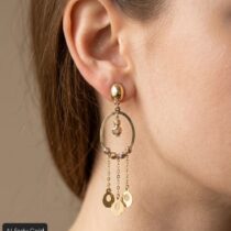 حلق ذهب عيار 18 بتصميم أنيق ورقيق