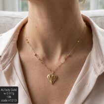سلسلة ذهب عيار 18 بتصميم راقي وأنيق للفتيات