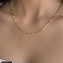 سلسلة ذهب عيار 18 بتصميم عصري وأنيق