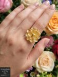 خاتم ذهب عيار 21 بتصميم أنيق وفاخر يناسب إطلالتك المميزة
